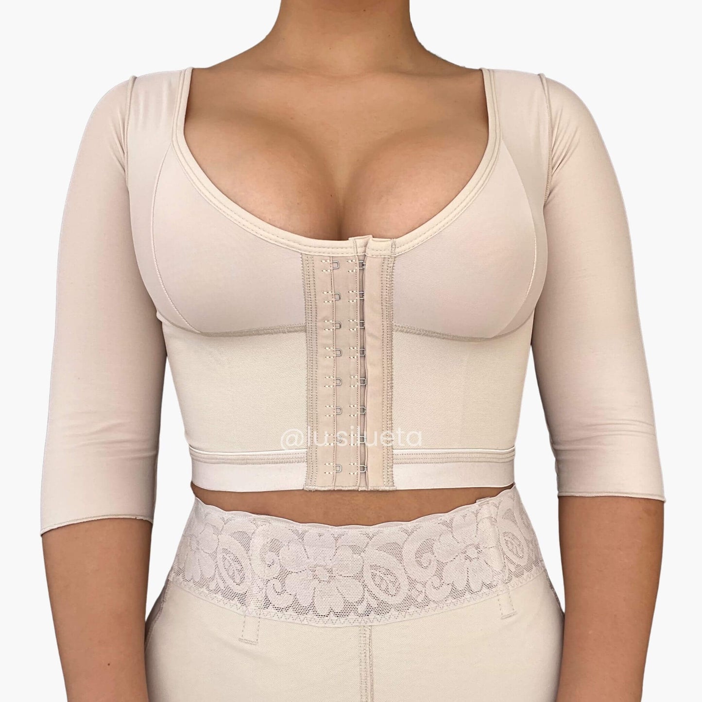 Brasier postoperatorio colombiano con ajuste frontal