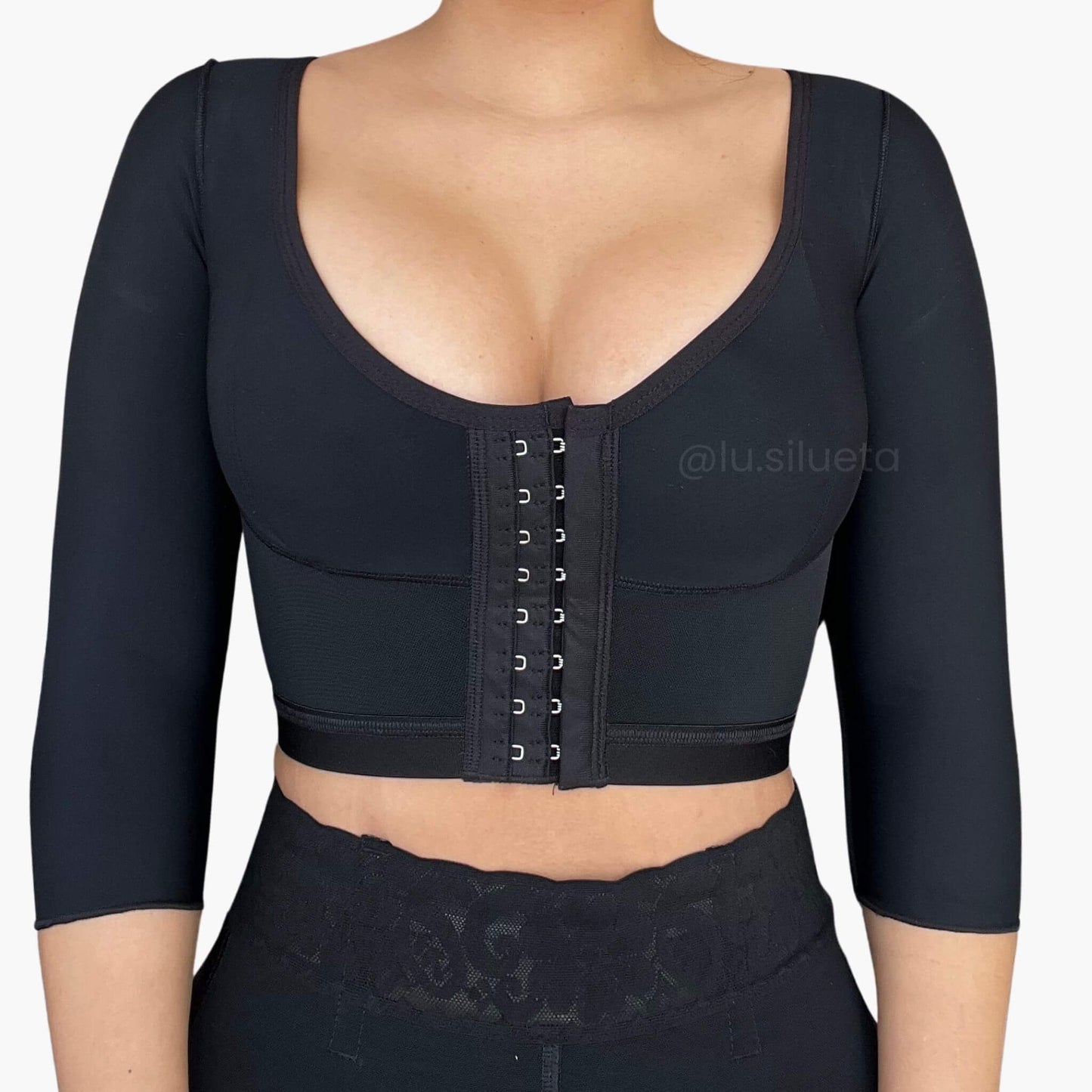 Brasier postquirúrgico con brazos de baja compresión