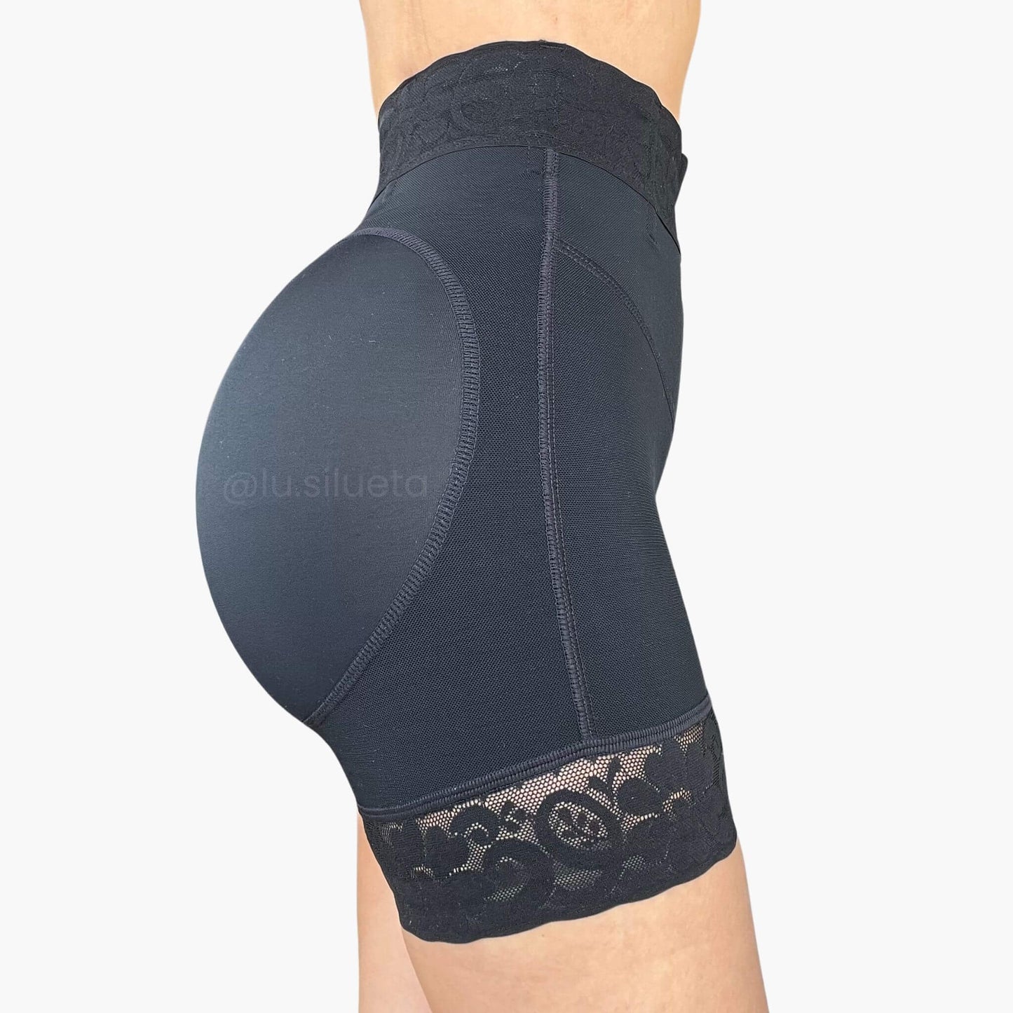 Short medio muslo Powernet realce natural glúteo diseño colombiano