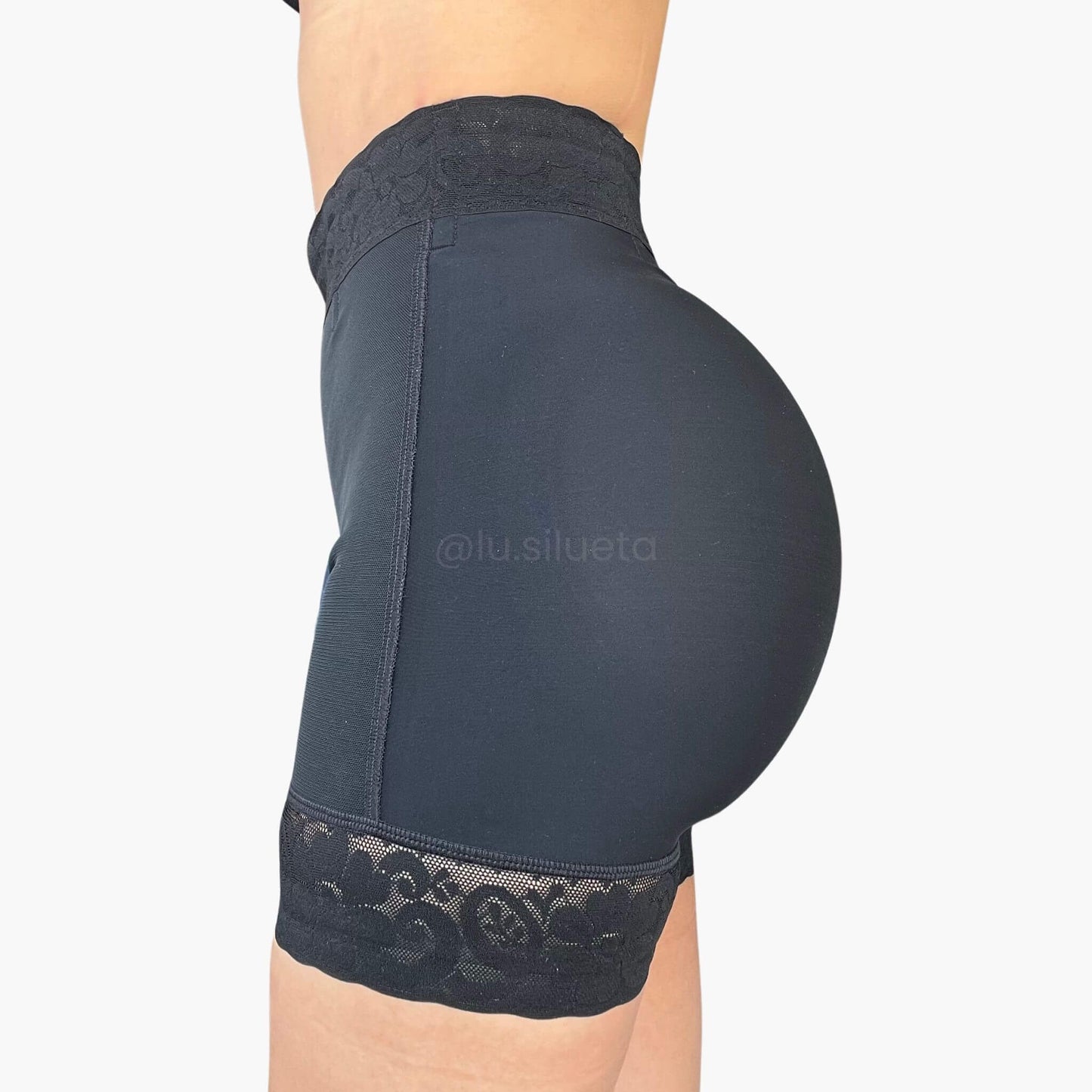 Short faja corto realce natural de glúteo sin costuras