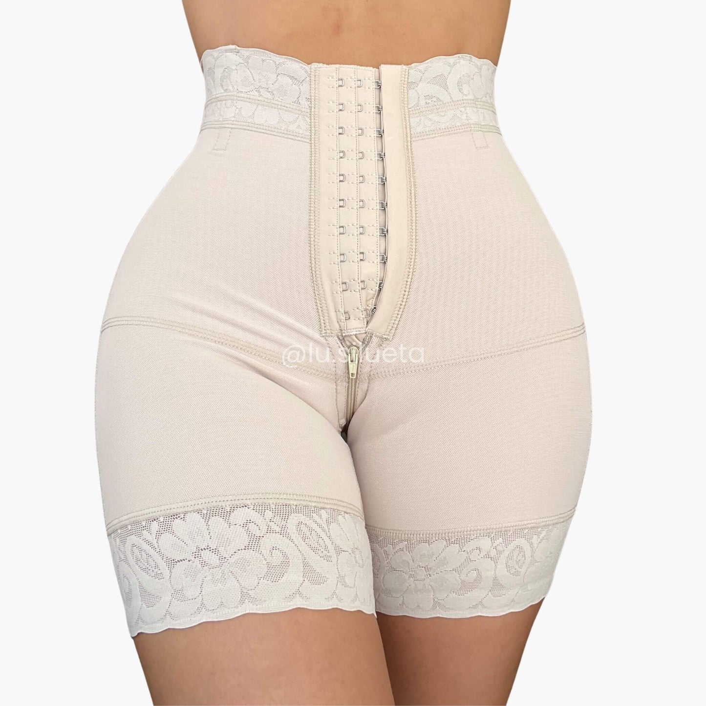 Short Moldeador Realce de Cadera Diseño Curvas Marcadas